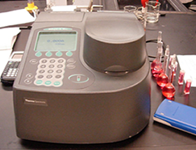 Thermo Spectronic Genesys 10 spectrometer