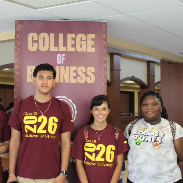 A group of KU freshman poses together.