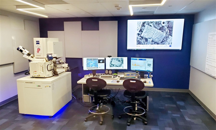 Kutztown University scanning electron microscope lab with big screen